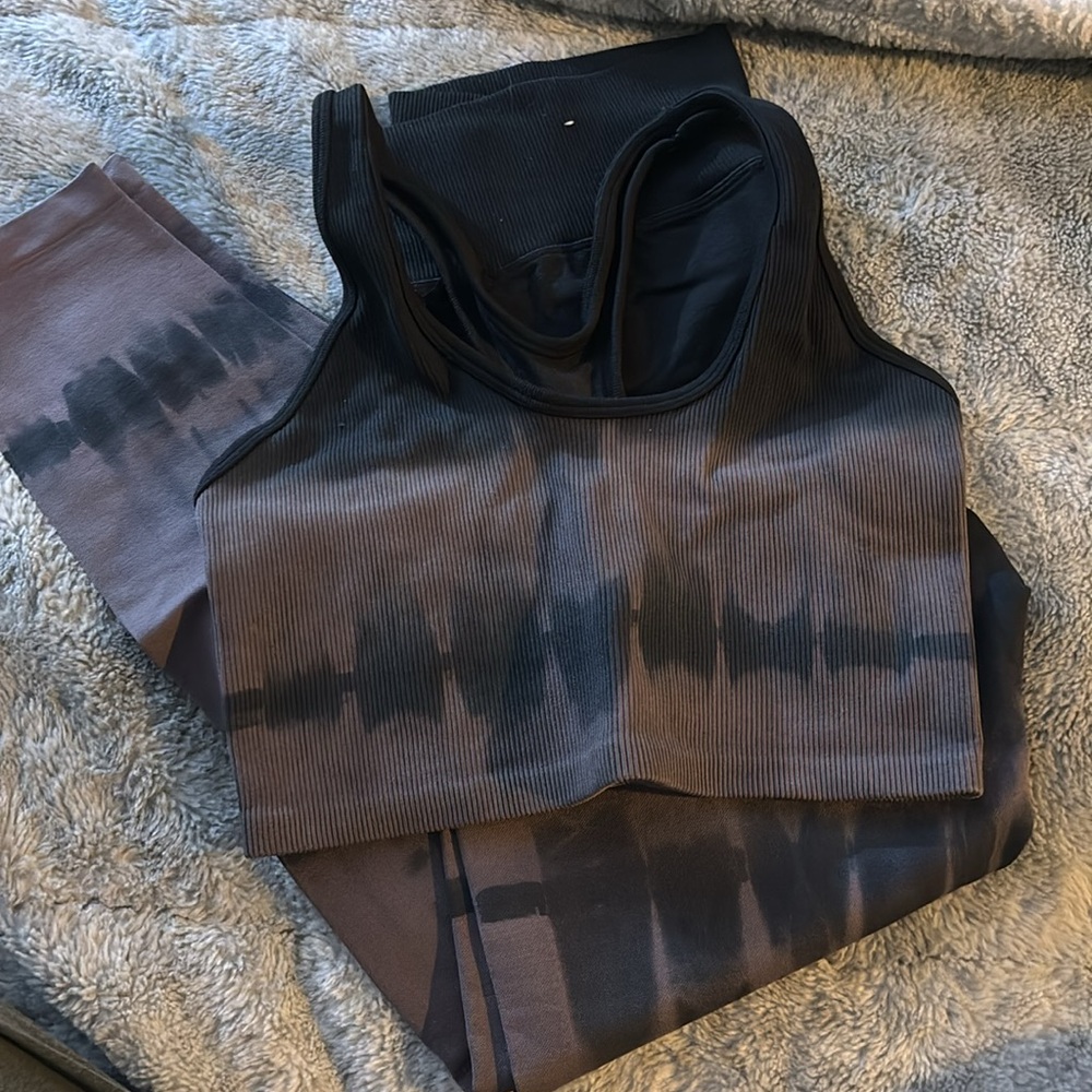 OFFLINE by aerie workout set